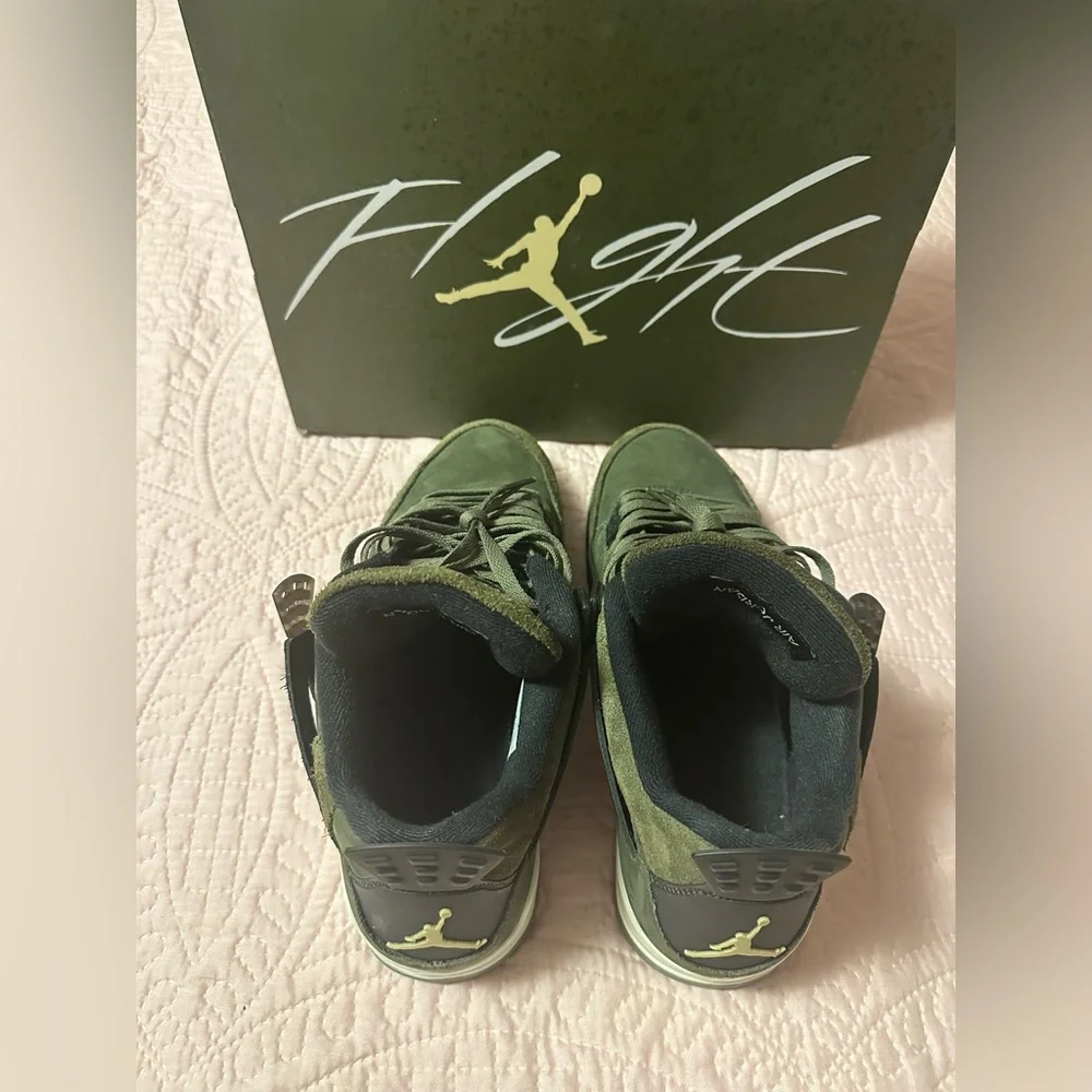 Jordan 4 SE craft medium olive